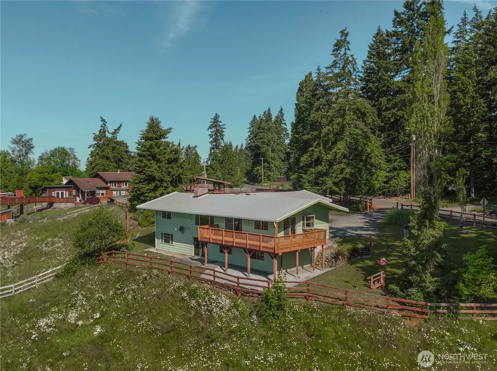 3104 Harts Lake Rd Street Roy WA 98580