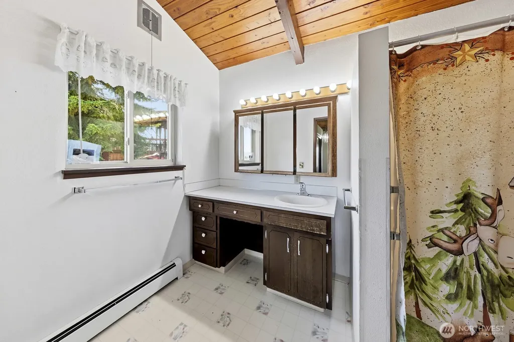 3104 Harts Lake Rd Street Roy WA 98580