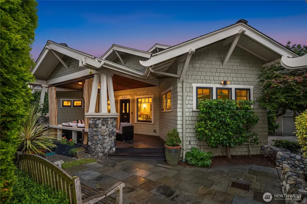 2212 Federal Avenue E Seattle WA 98102