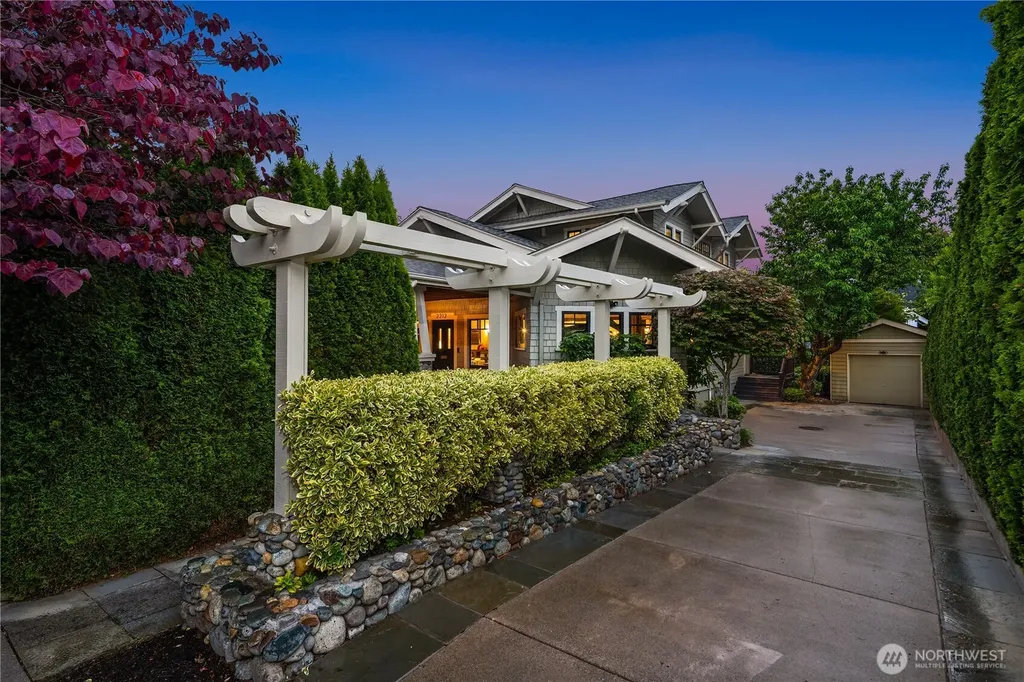 2212 Federal Avenue E Seattle WA 98102
