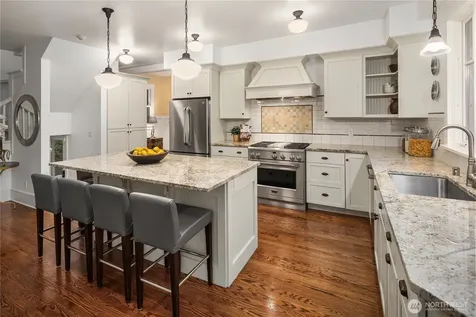 2212 Federal Avenue E Seattle WA 98102