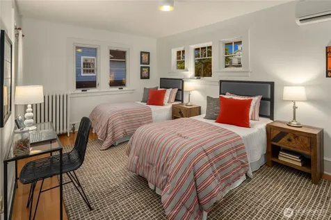 2212 Federal Avenue E Seattle WA 98102