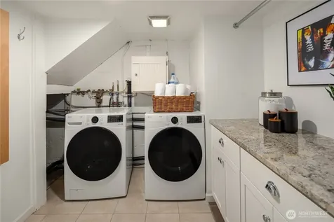 2212 Federal Avenue E Seattle WA 98102