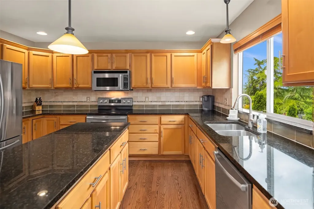 707 122nd Avenue Ct E Edgewood WA 98372