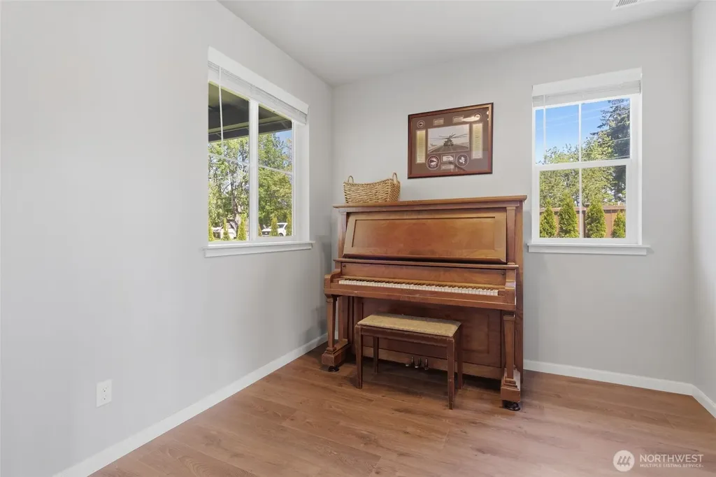 2344 NE Winlock Way Poulsbo WA 98370