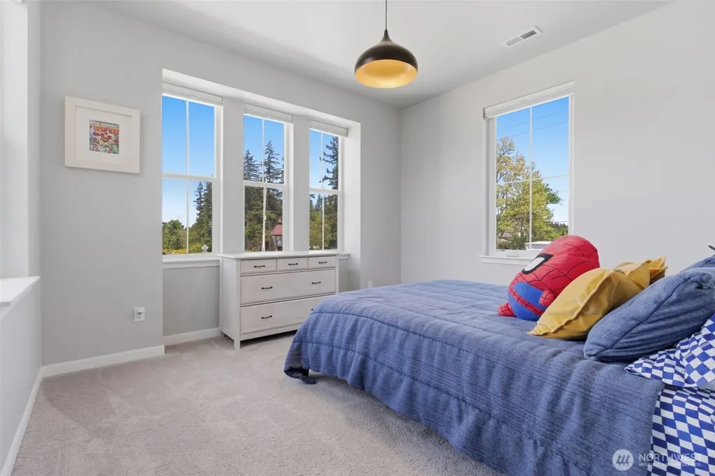 2344 NE Winlock Way Poulsbo WA 98370
