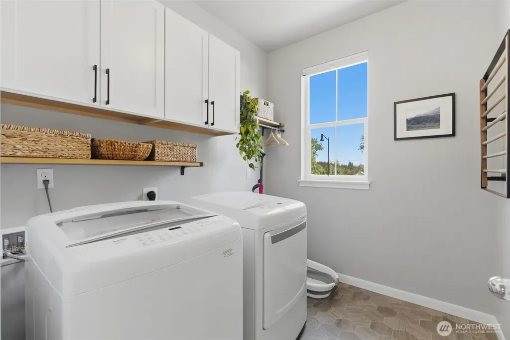 2344 NE Winlock Way Poulsbo WA 98370