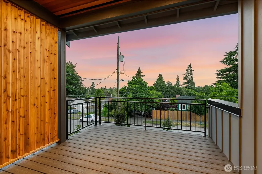 6832 47th Avenue NE Seattle WA 98115