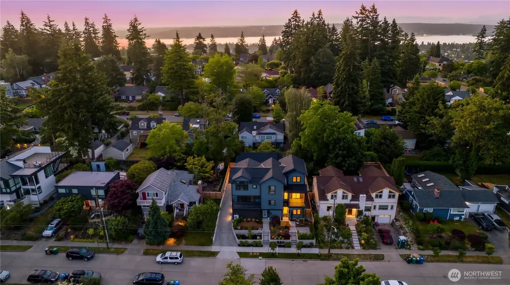 6832 47th Avenue NE Seattle WA 98115