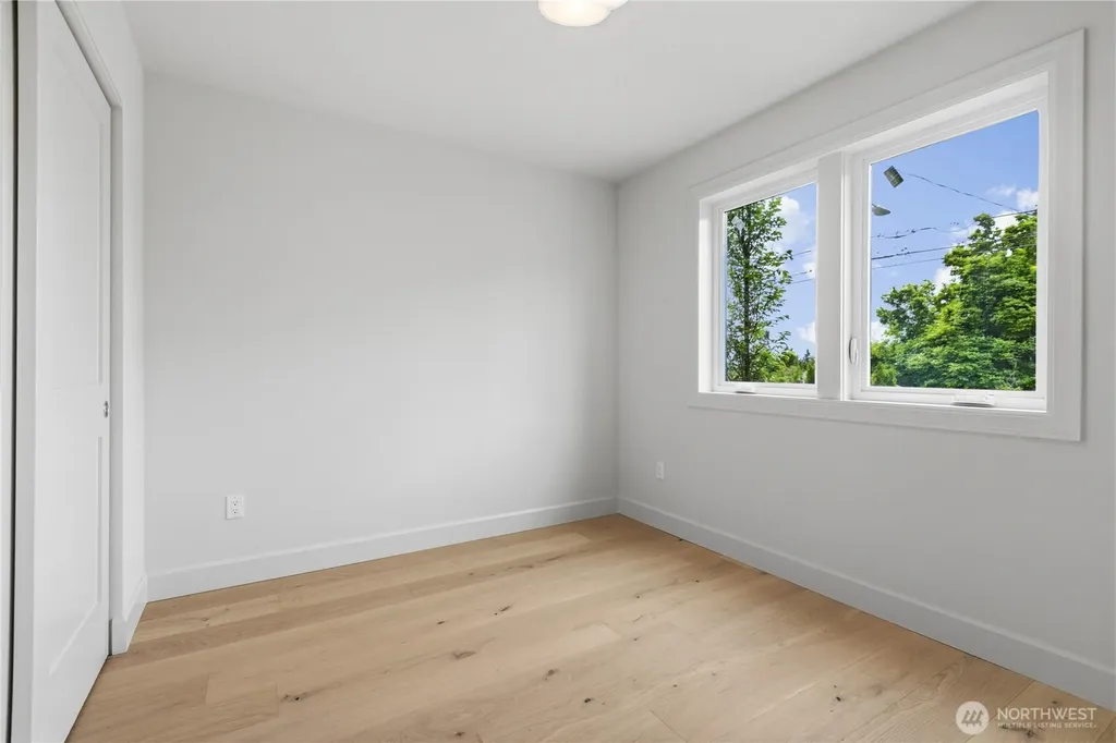 6832 47th Avenue NE Seattle WA 98115