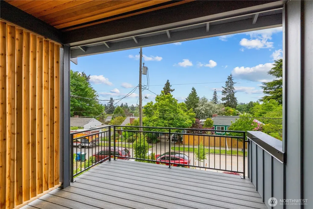 6832 47th Avenue NE Seattle WA 98115