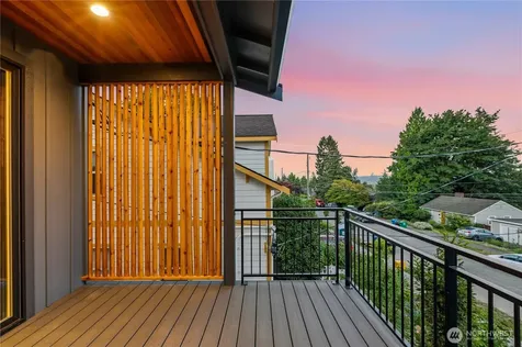 6832 47th Avenue NE Seattle WA 98115