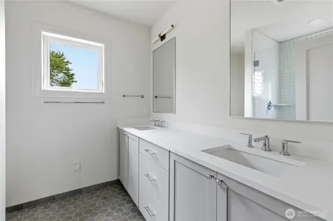 6832 47th Avenue NE Seattle WA 98115