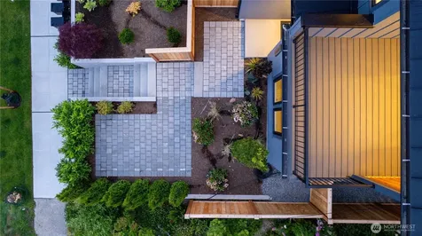 6832 47th Avenue NE Seattle WA 98115