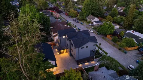 6832 47th Avenue NE Seattle WA 98115