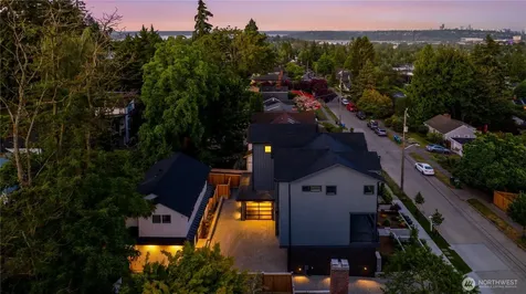 6832 47th Avenue NE Seattle WA 98115
