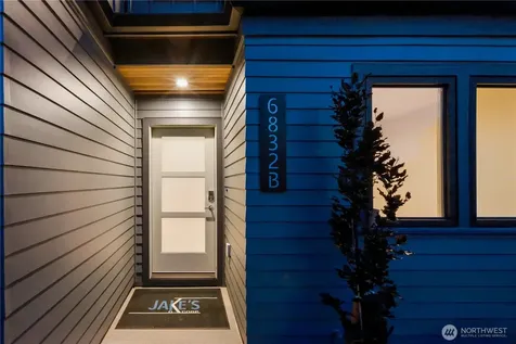 6832 47th Avenue NE Seattle WA 98115