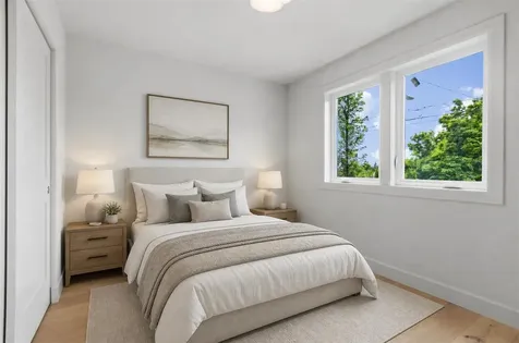 6832 47th Avenue NE Seattle WA 98115