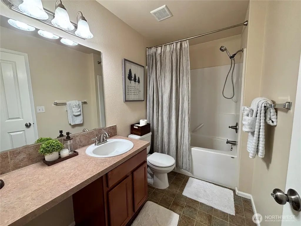 2503 Redwood Court SE Auburn WA 98092