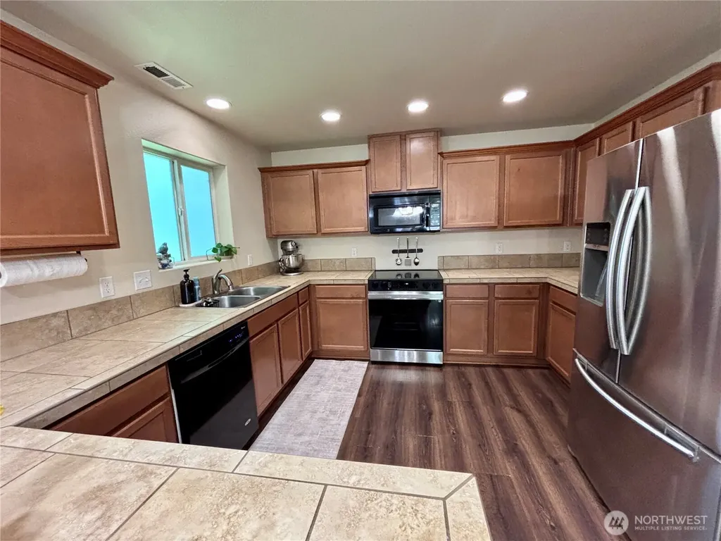 2503 Redwood Court SE Auburn WA 98092