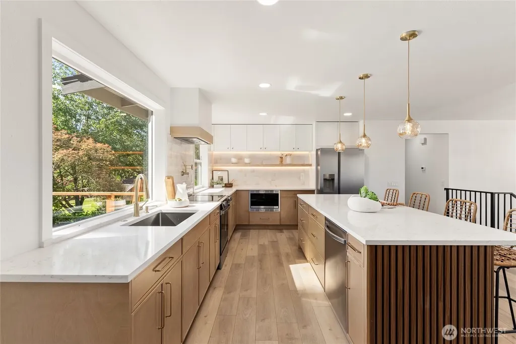32007 28th Avenue SW Federal Way WA 98023