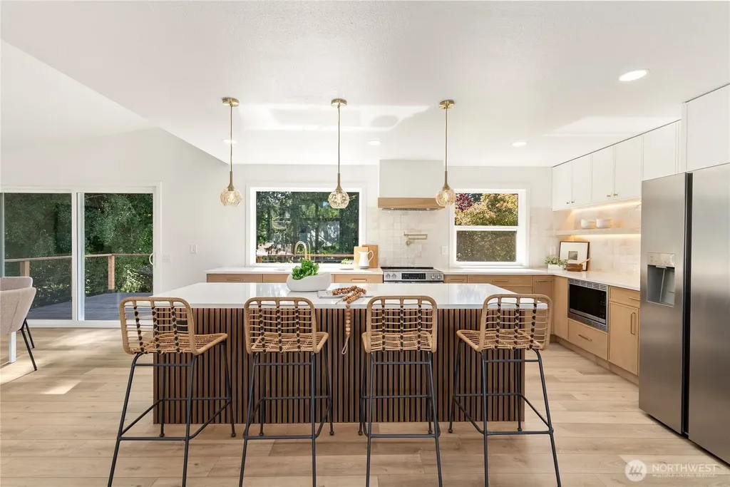 32007 28th Avenue SW Federal Way WA 98023