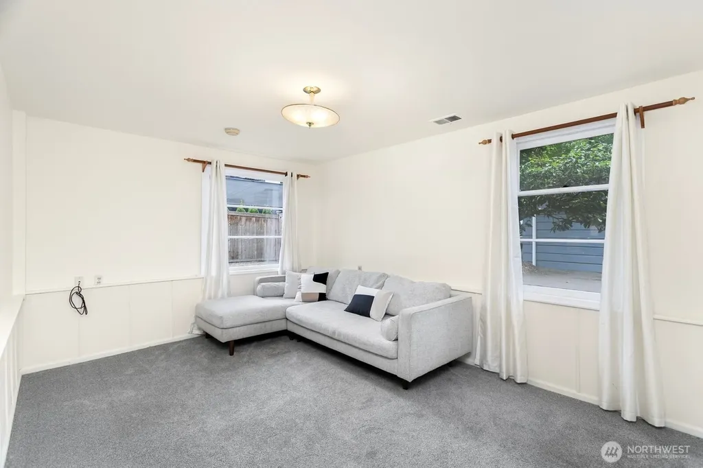 7658 NE 12th Street Medina WA 98039