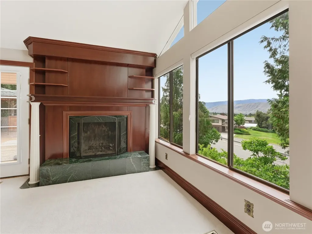1950 Valley View Boulevard East Wenatchee WA 98802