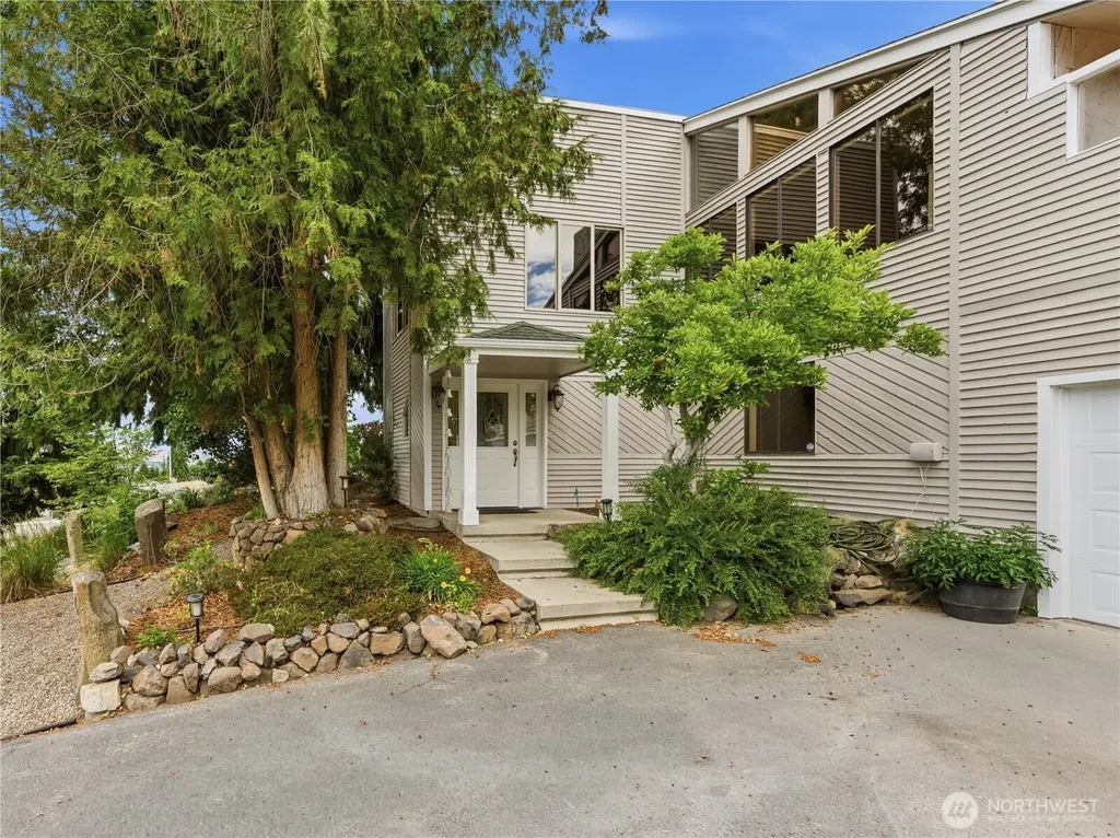 1950 Valley View Boulevard East Wenatchee WA 98802