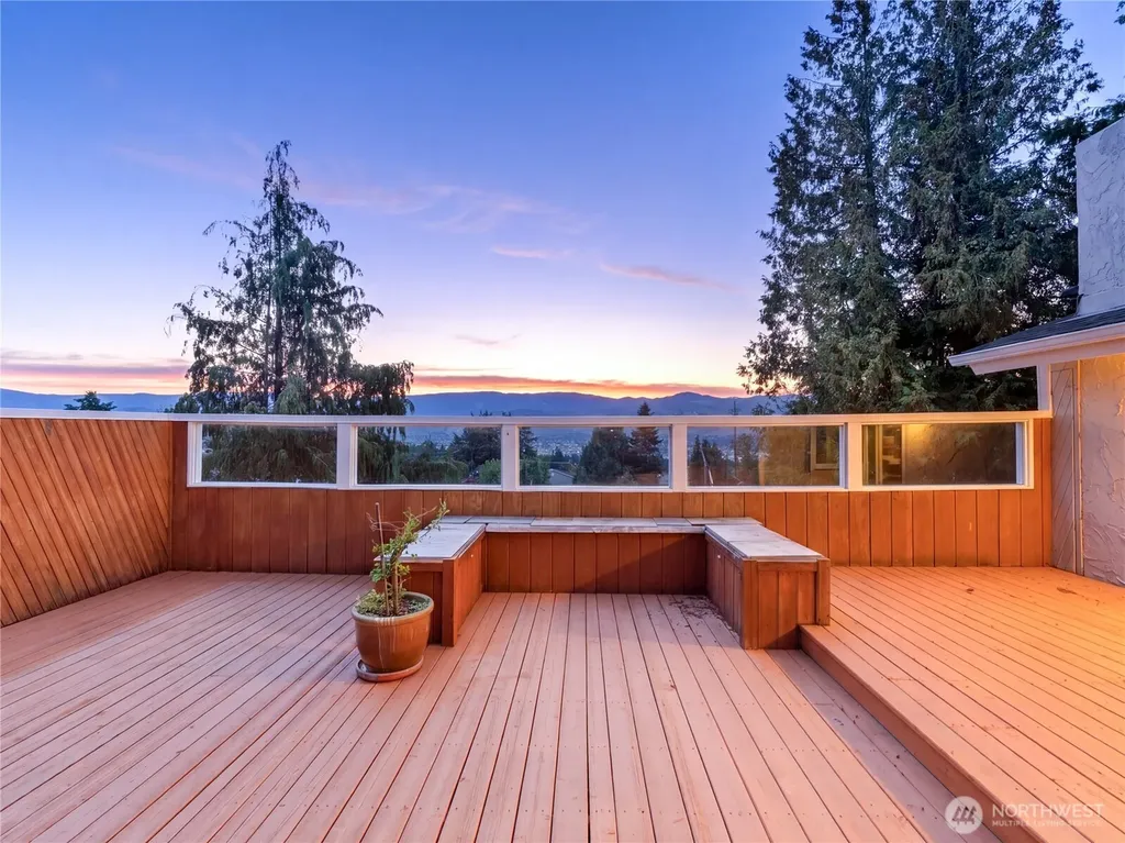 1950 Valley View Boulevard East Wenatchee WA 98802