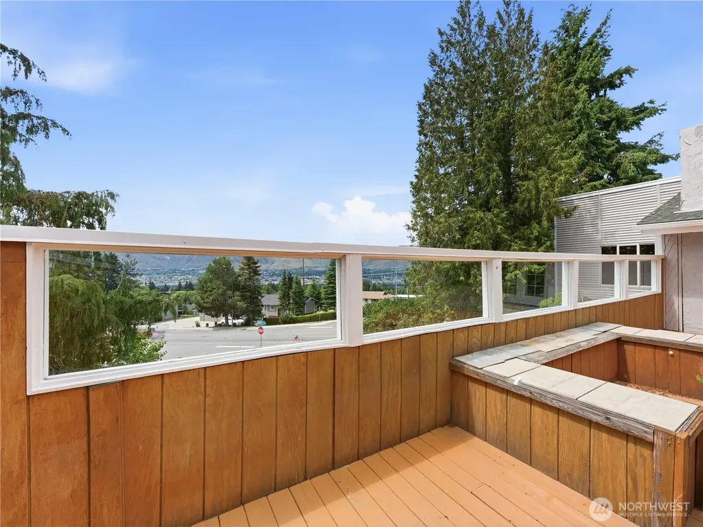 1950 Valley View Boulevard East Wenatchee WA 98802