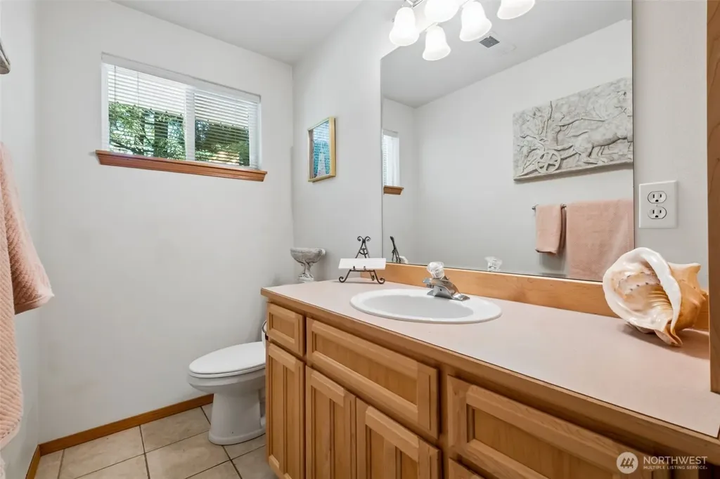 8016 Pacific Highway S Federal Way WA 98003
