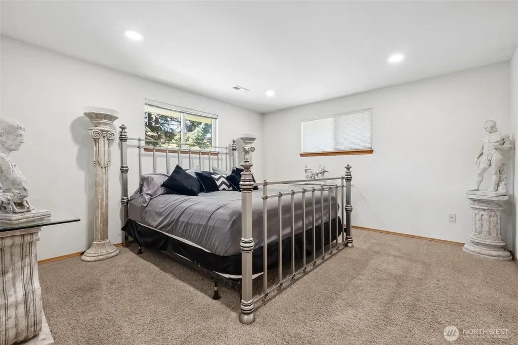 8016 Pacific Highway S Federal Way WA 98003