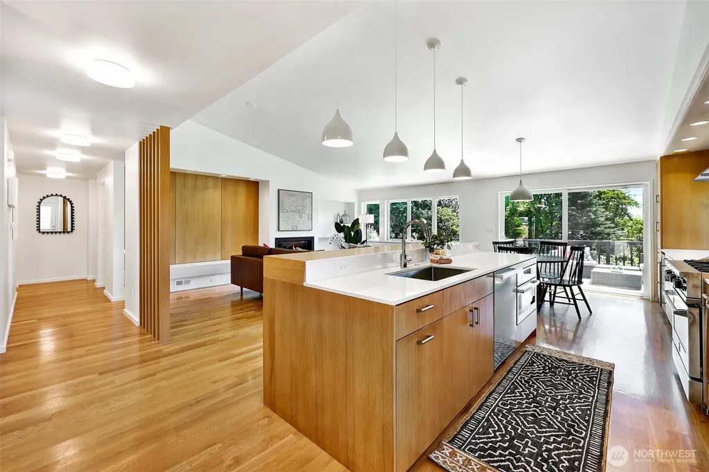 2547 NE 83rd Street Seattle WA 98115