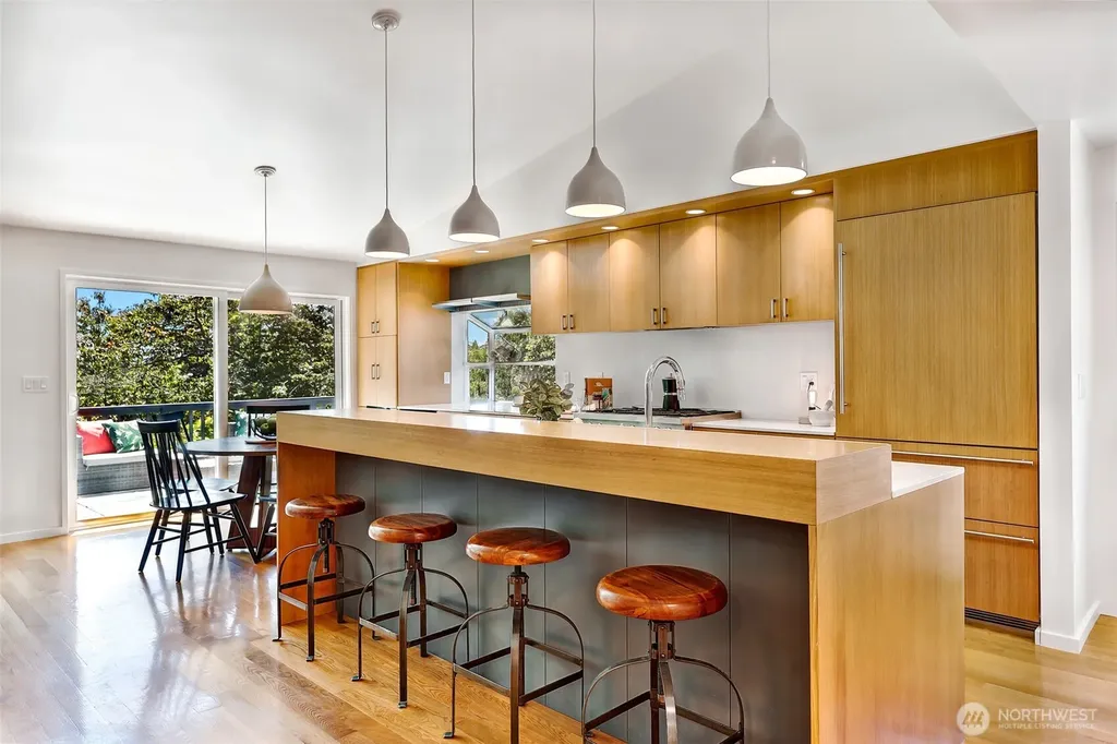 2547 NE 83rd Street Seattle WA 98115