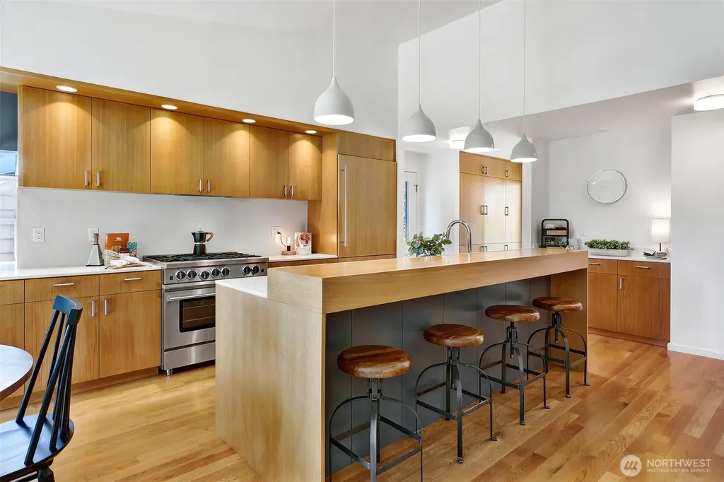 2547 NE 83rd Street Seattle WA 98115