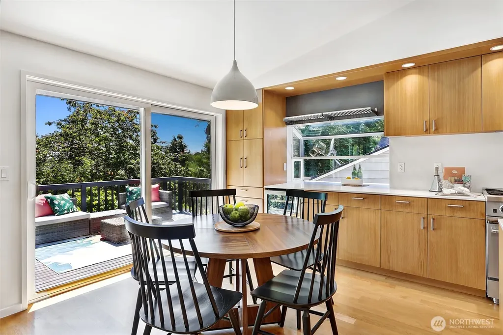 2547 NE 83rd Street Seattle WA 98115