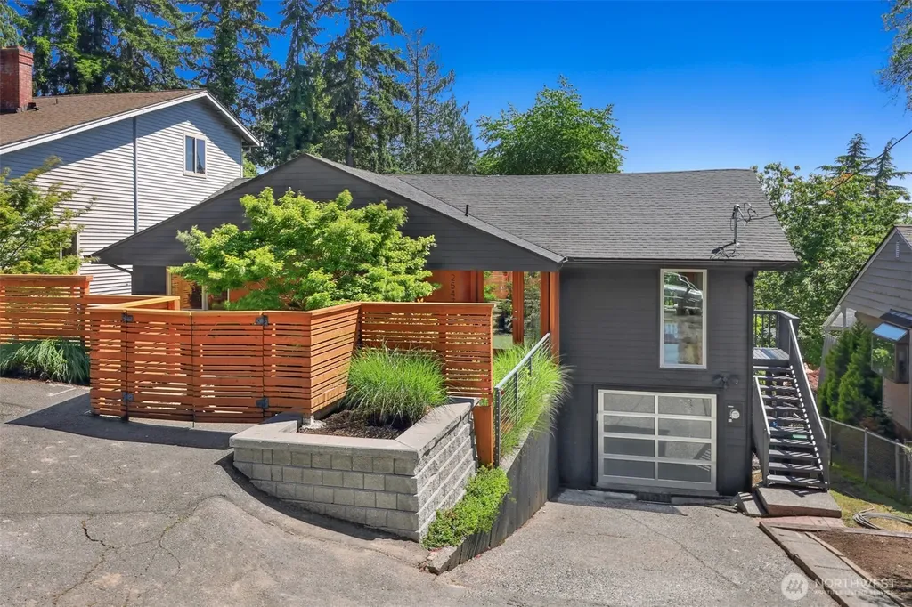 2547 NE 83rd Street Seattle WA 98115