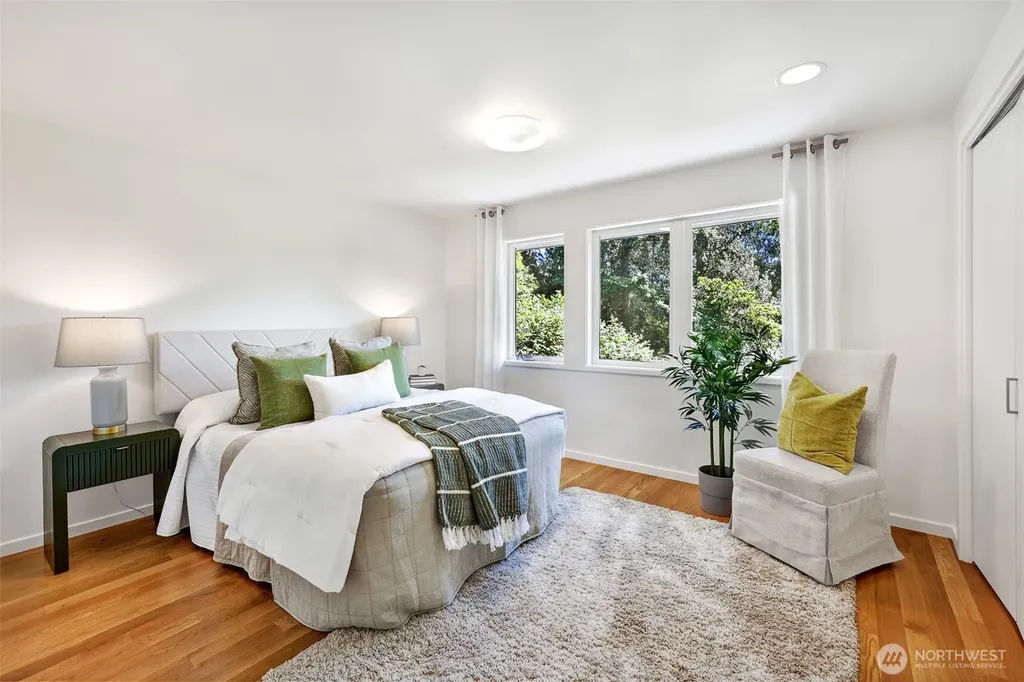 2547 NE 83rd Street Seattle WA 98115