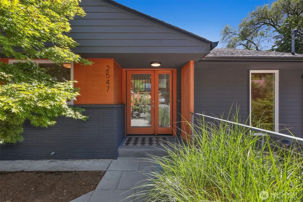 2547 NE 83rd Street Seattle WA 98115