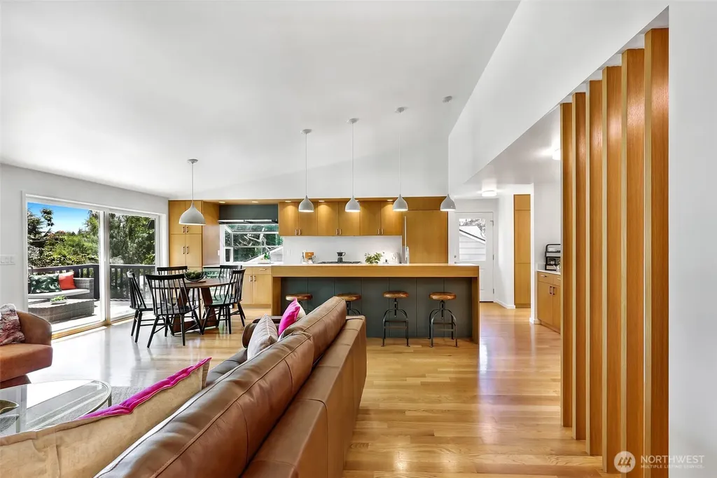 2547 NE 83rd Street Seattle WA 98115