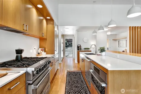 2547 NE 83rd Street Seattle WA 98115