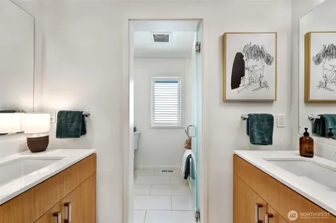 2547 NE 83rd Street Seattle WA 98115