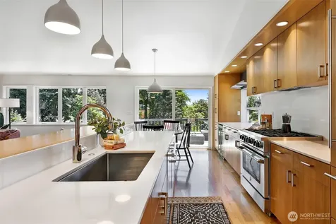 2547 NE 83rd Street Seattle WA 98115