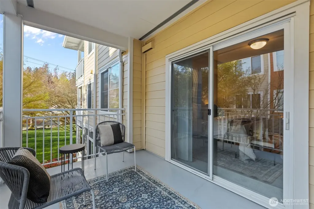 560 225th Lane NE Sammamish WA 98074