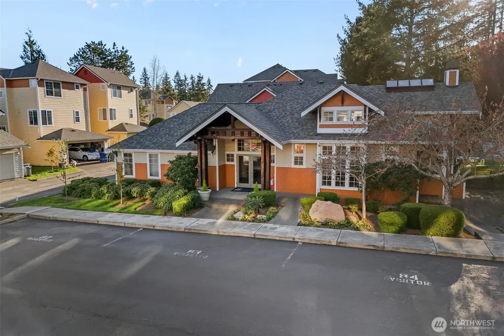 560 225th Lane NE Sammamish WA 98074