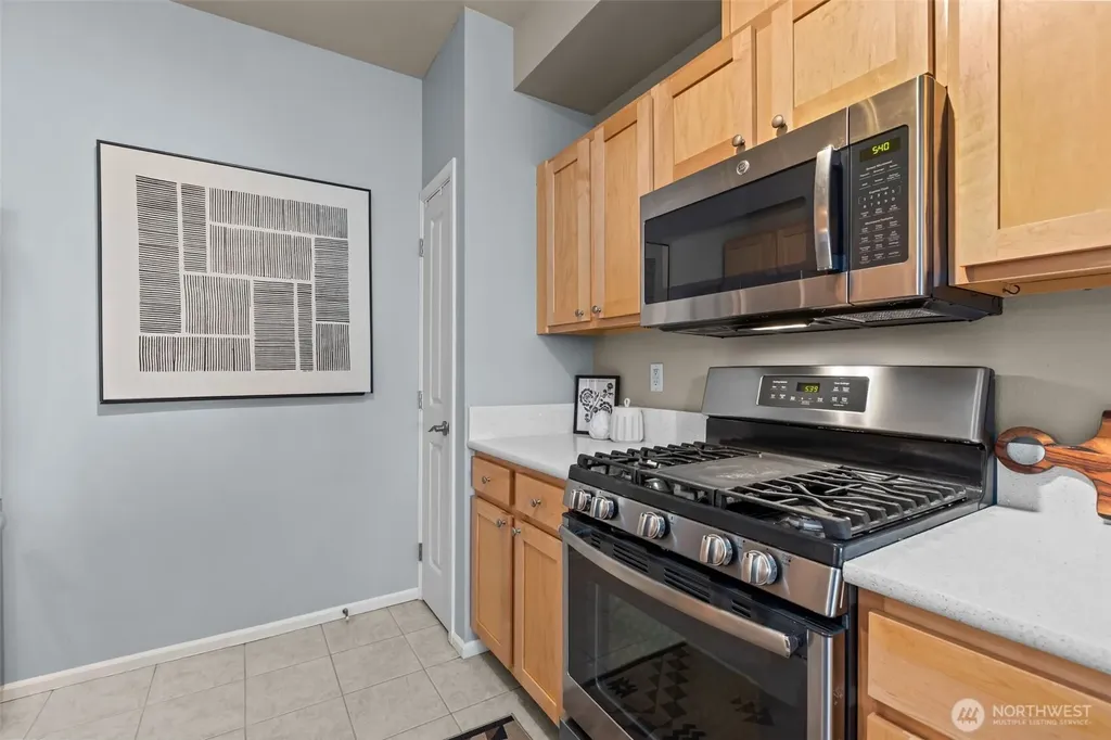 560 225th Lane NE Sammamish WA 98074