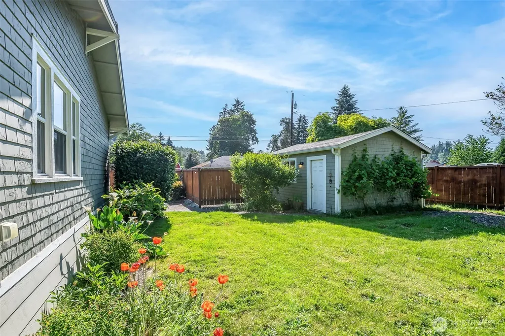 1716 E Main Street Auburn WA 98002