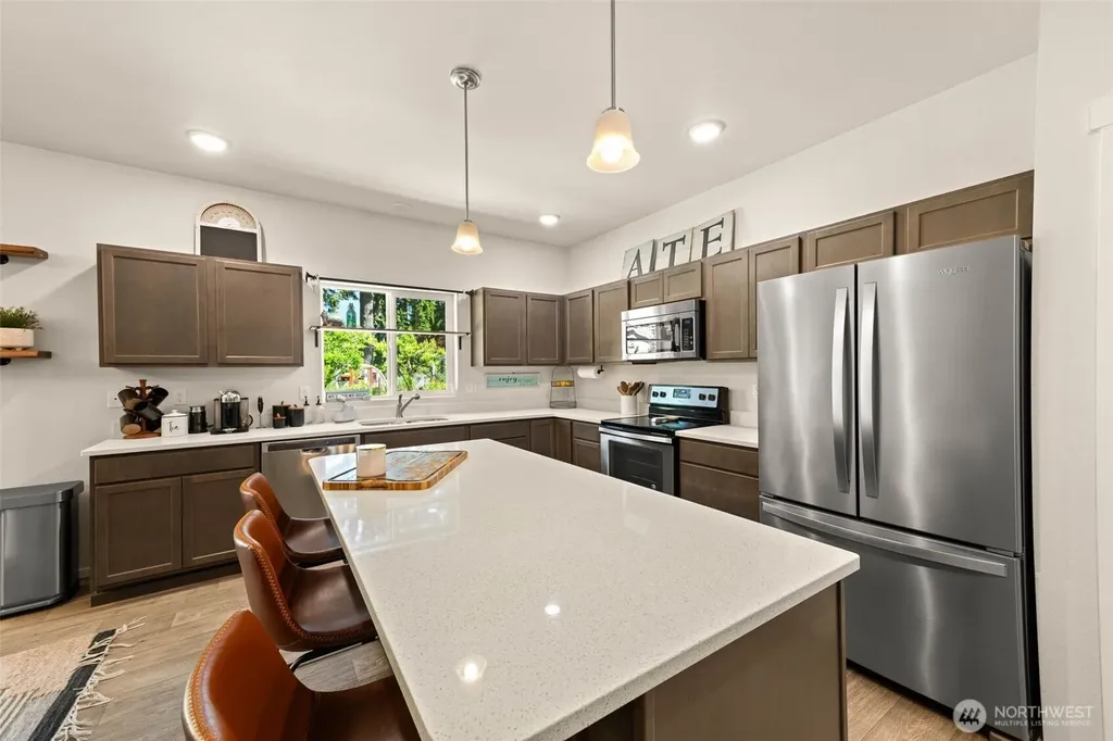 206 Middleton Court SE Rainier WA 98576