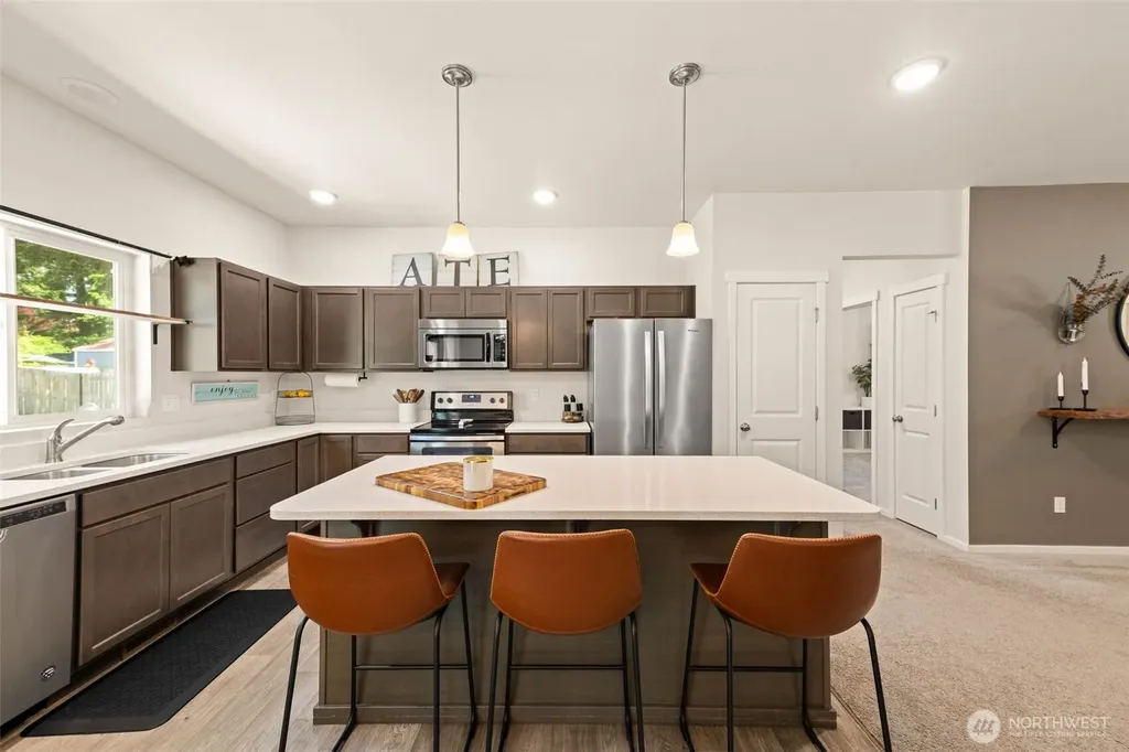 206 Middleton Court SE Rainier WA 98576